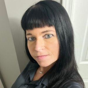 Meet your Posher, Dee